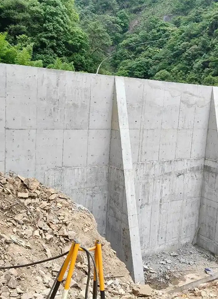 石家庄正定县重力式挡土墙